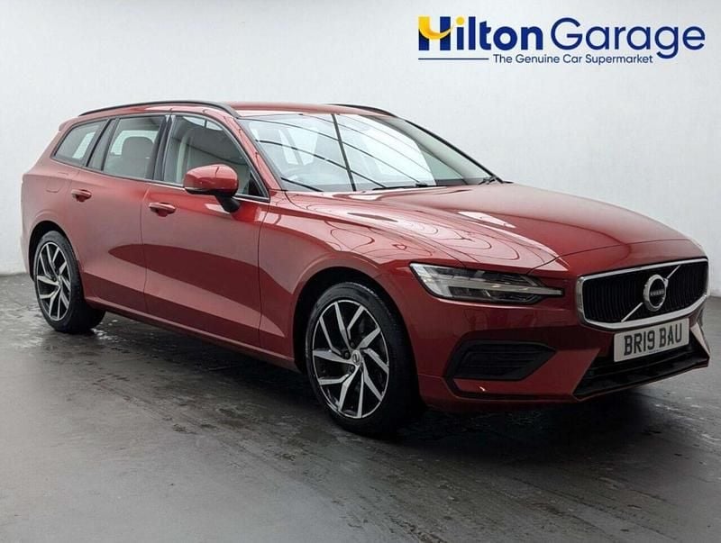 Used Volvo V60 Momentum 250 HP (183 kW) 2019 Red Estate