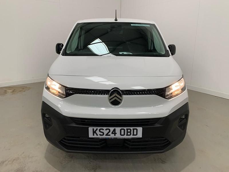 Used Citroën Berlingo 100 HP (73 kW) 2024 White MPV