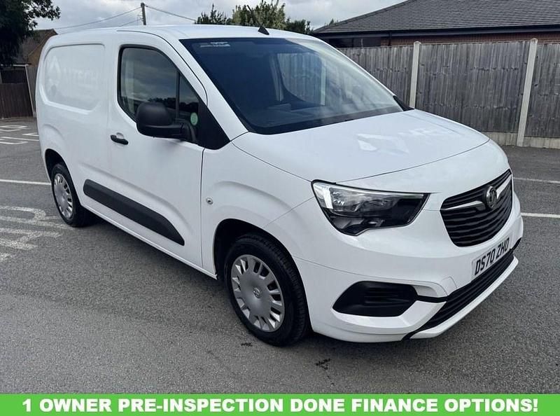 Used Vauxhall Combo Sportive 100 HP (73 kW) 2020 White MPV