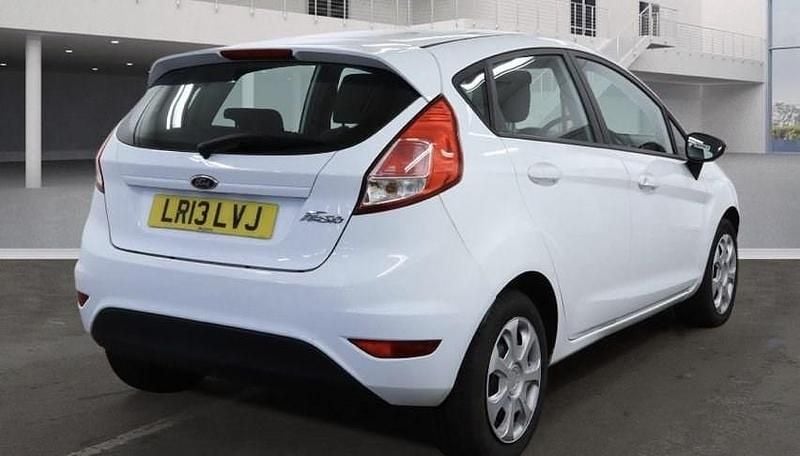 Used Ford Fiesta Style 82 HP (60 kW) 2013 White Hatchback