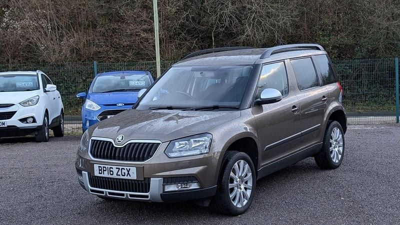 Used Skoda Yeti SE 110 HP (80 kW) 2016 Brown SUV