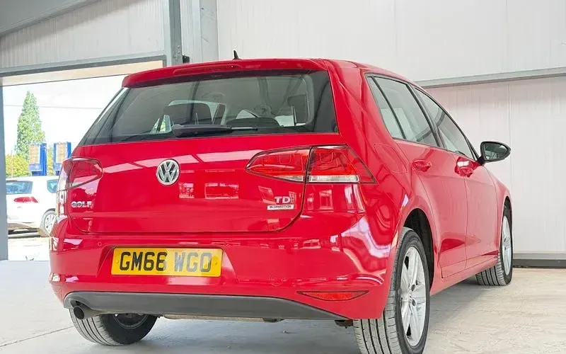 Used VW Golf VII Edition 110 HP (80 kW) 2016 Red Hatchback