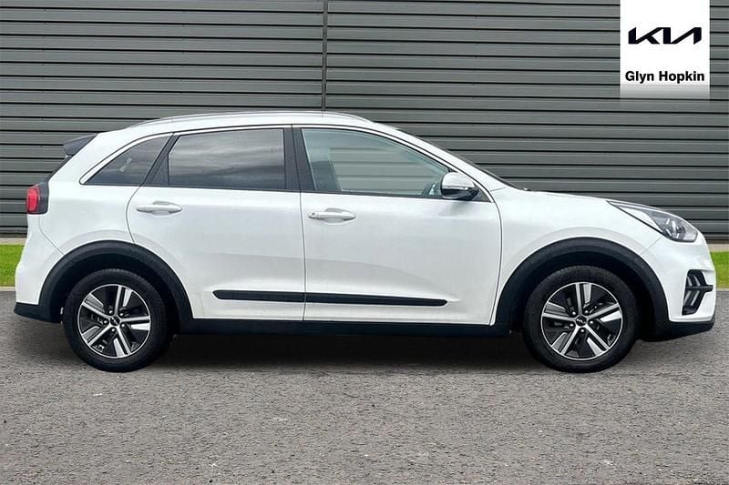 Used Kia Niro 139 HP (102 kW) 2022 White SUV