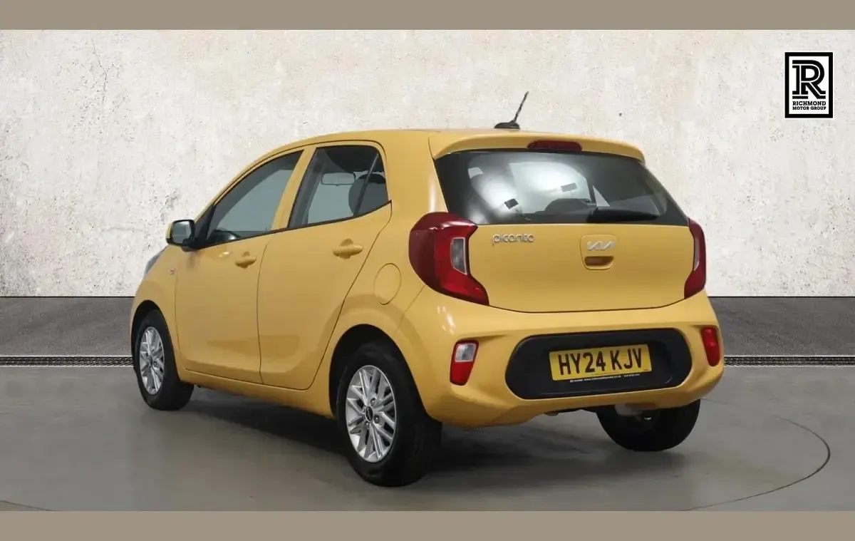 Used Kia Picanto 65 HP (47 kW) 2024 Yellow Hatchback
