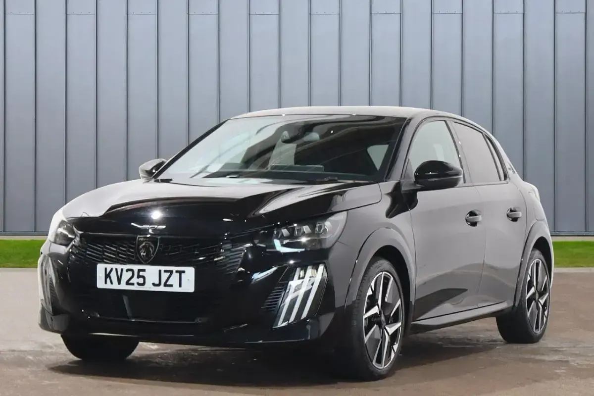Used Peugeot 208 GT 134 HP (98 kW) 2025 Black Hatchback