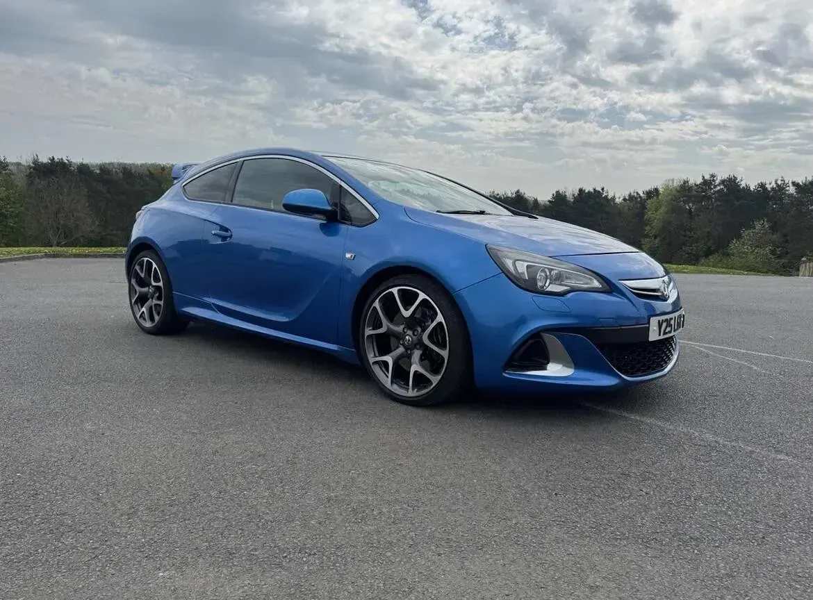 Used Vauxhall Astra GTC S 2013 Blue Hatchback