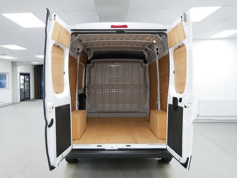 Used Citroën Relay 140 HP (102 kW) 2024 White Van