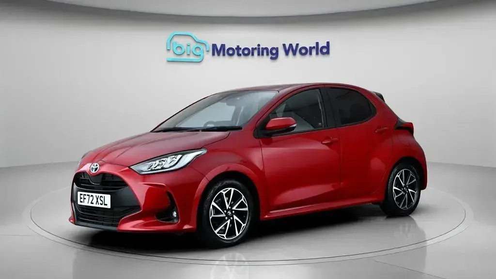 Used Toyota Yaris Design 116 HP (85 kW) 2023 Red Hatchback