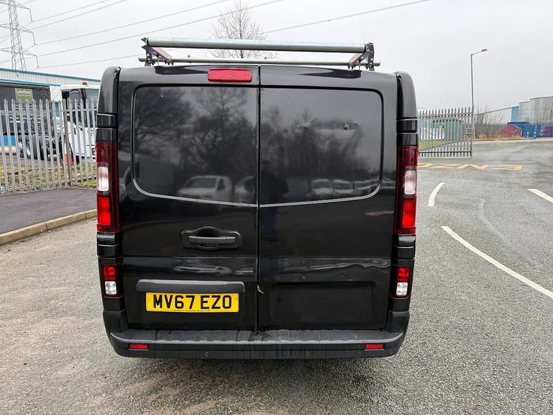 Used Renault Trafic 2017 Black MPV