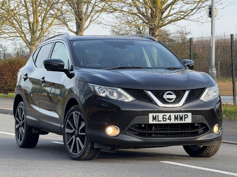 Black Used 2014 Nissan Qashqai S SUV | £5,979 (A bit pricey) - Image 1/4