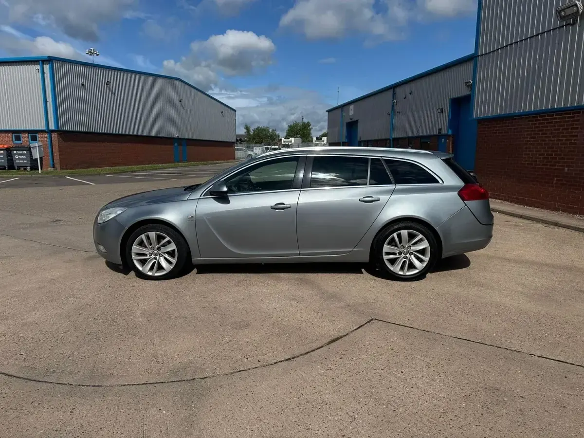Used Vauxhall Insignia SRi 2012 Silver Estate