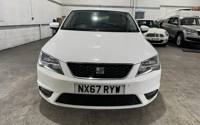 Used Seat Toledo XCELLENCE 110 HP (80 kW) 2017 White Hatchback