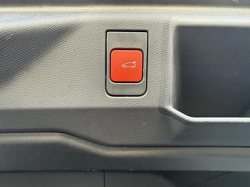 Used Peugeot 5008 GTi 134 HP (98 kW) 2024 White Hatchback