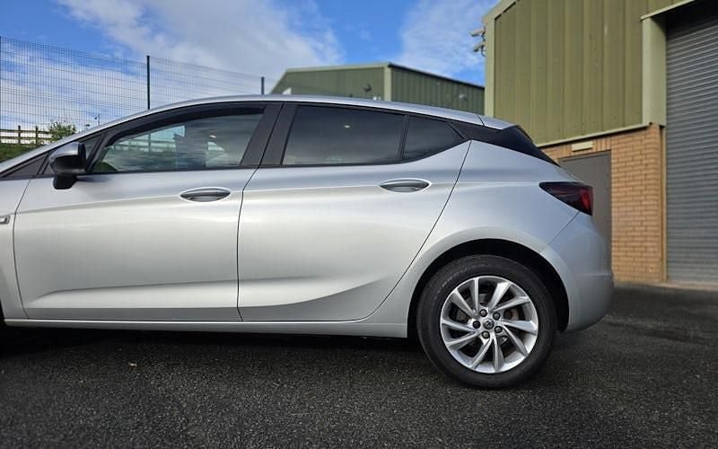 Used Vauxhall Astra SRi 122 HP (89 kW) 2020 Hatchback