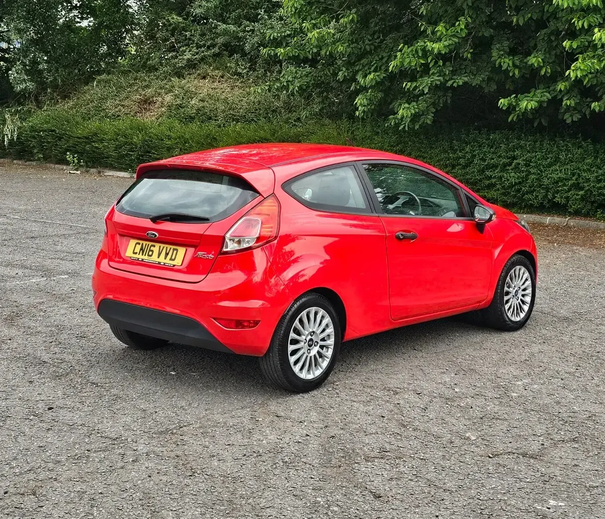 Used Ford Fiesta Studio 2016 Red Hatchback