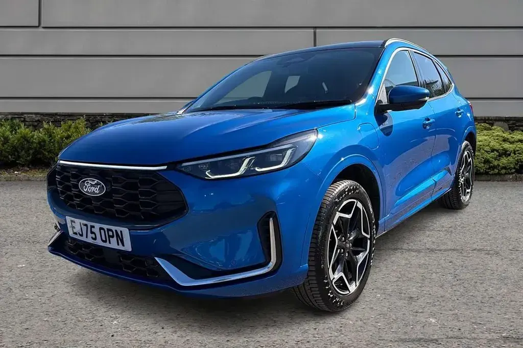Second-hand Ford Kuga ST-Line 239 CP (175 kW) 2025 Albastru SUV
