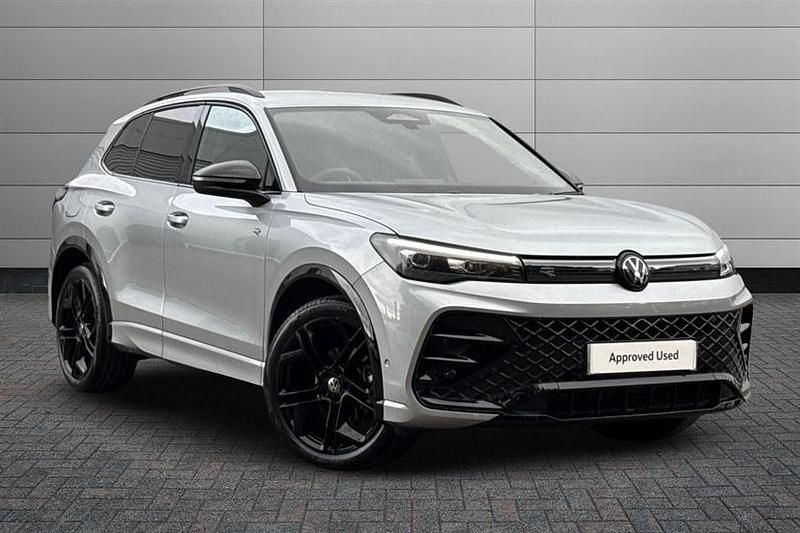 Oyster silver New 2025 VW Tiguan R-line SUV | £37,850 (Fair price) - Image 1/4