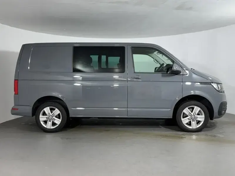 Used VW Transporter Highline 148 HP (108 kW) 2023 Grey Van
