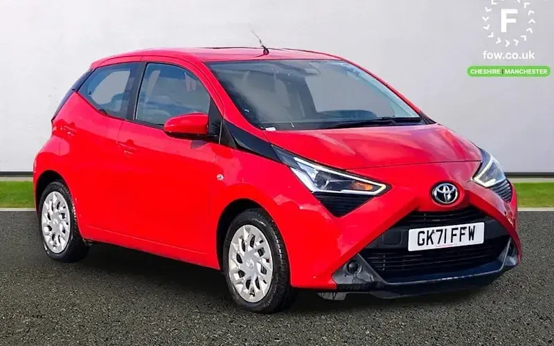 Used Toyota Aygo X-play 72 HP (52 kW) 2021 Hatchback