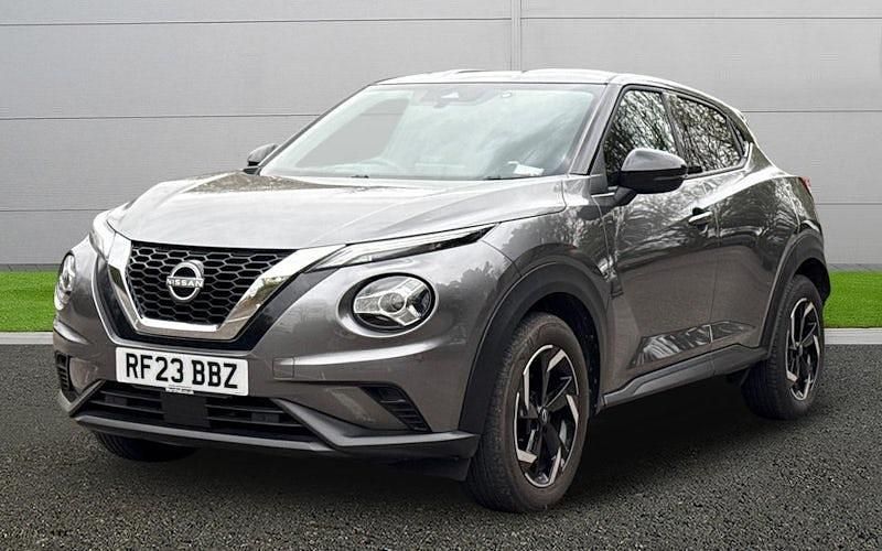 Usado Nissan Juke N-Connecta 114 HP (83 kW) 2023 Cinzento SUV