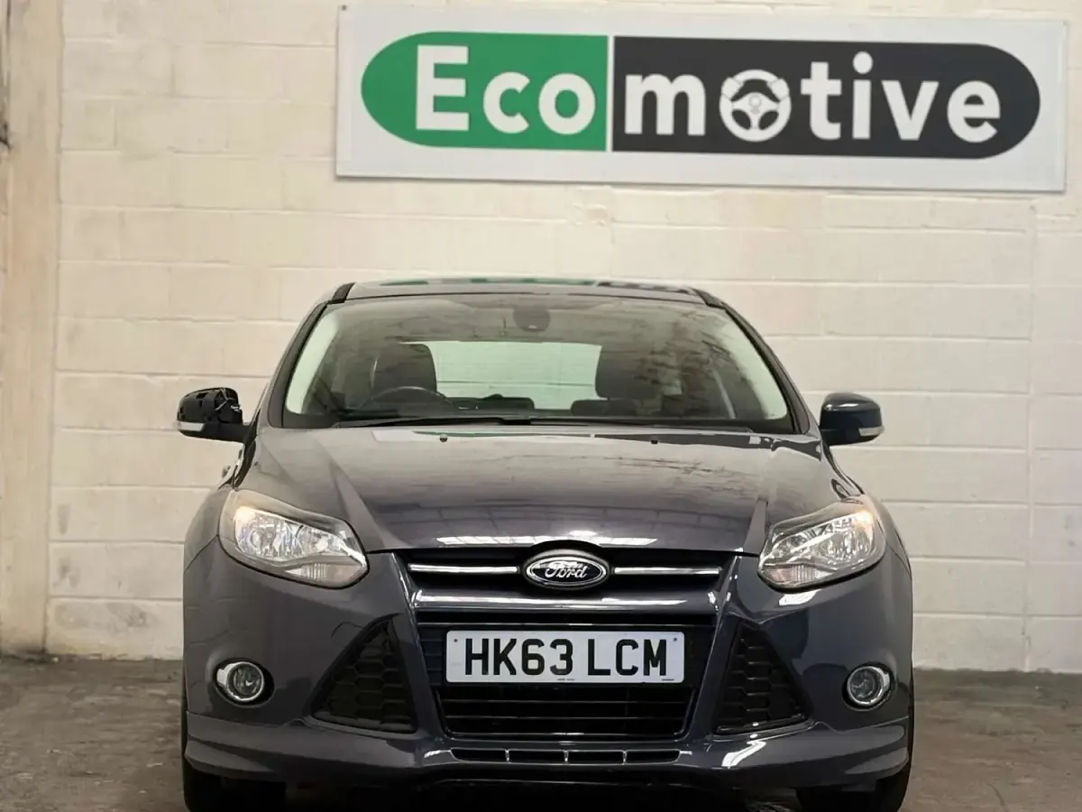 Used Ford Focus Zetec 125 HP (91 kW) 2014 Grey Hatchback