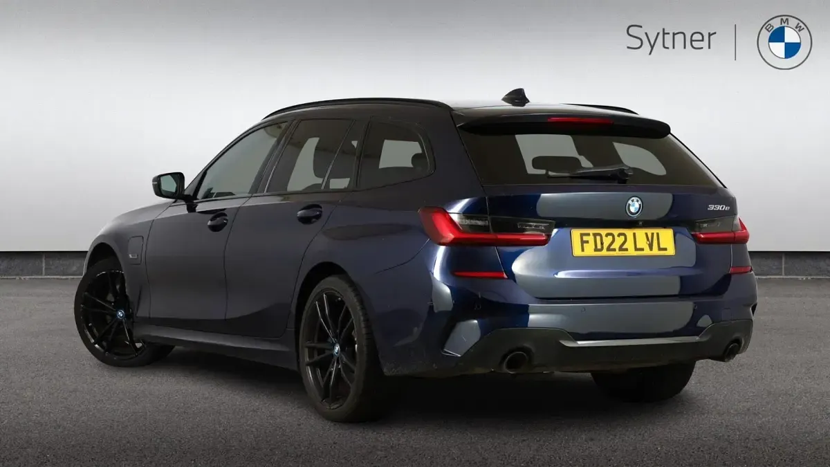 Used BMW 330e M Sport 288 HP (211 kW) 2022 Blue Estate