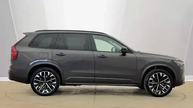 Usado Volvo XC90 Plus 250 HP (183 kW) 2026 SUV