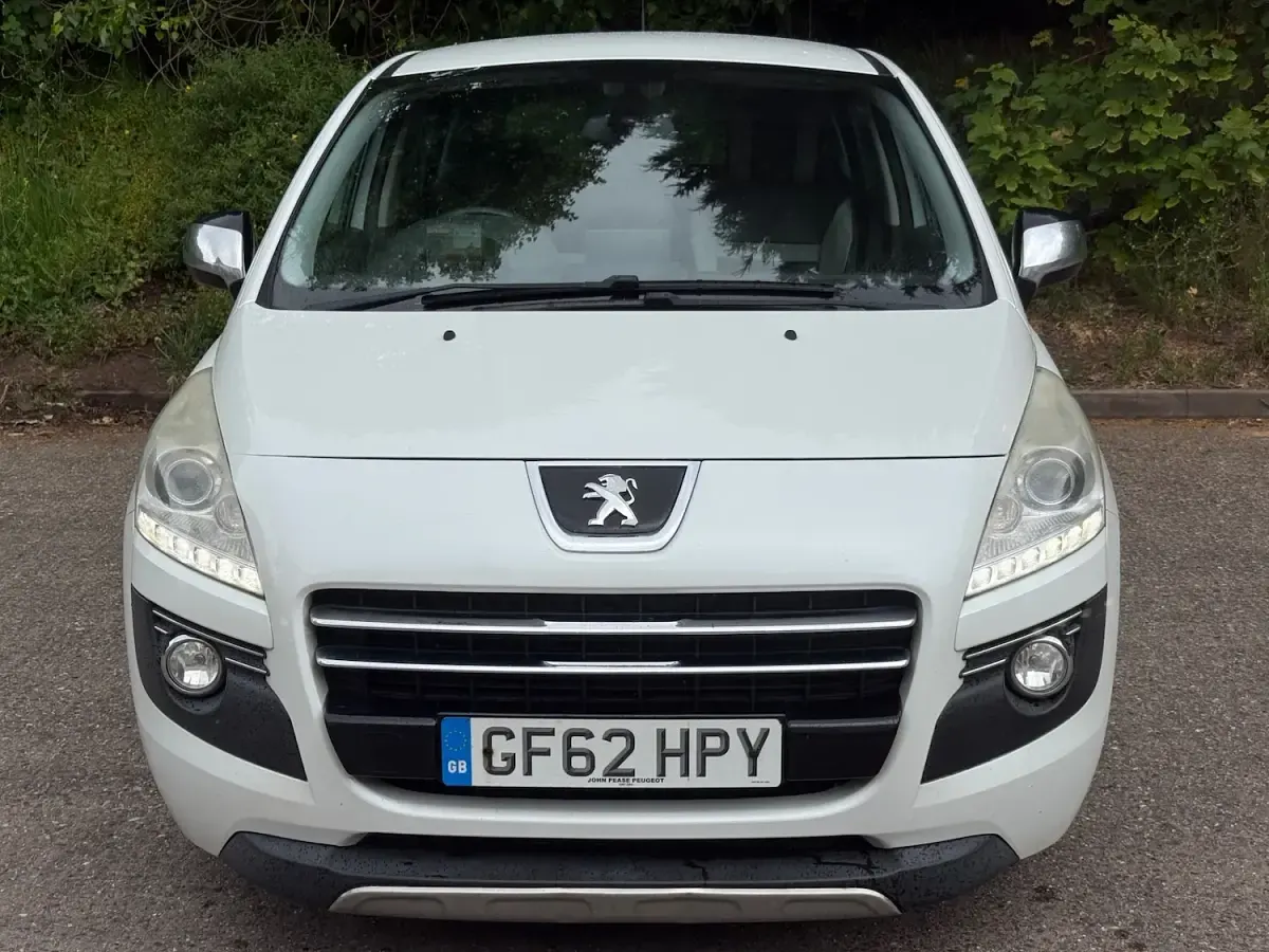 Used Peugeot 3008 2012 White Estate