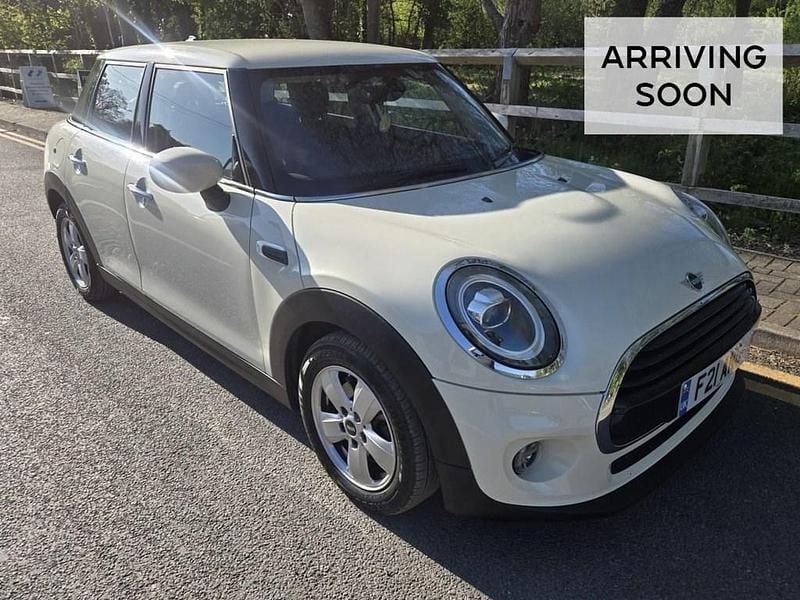 Used Mini Cooper Classic 136 HP (100 kW) 2019 White Hatchback