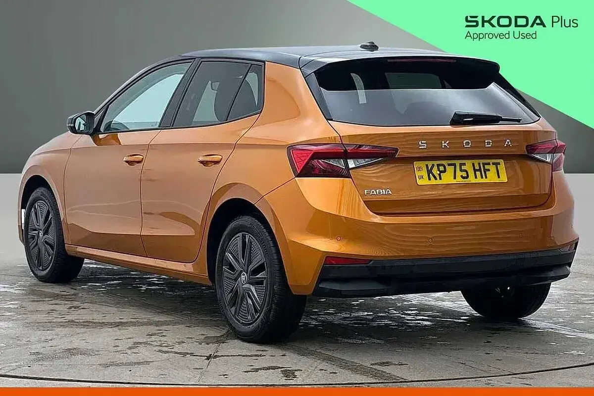 New Skoda Fabia Design Edition 85 HP (62 kW) 2025 Phoenix orange metallic Hatchback