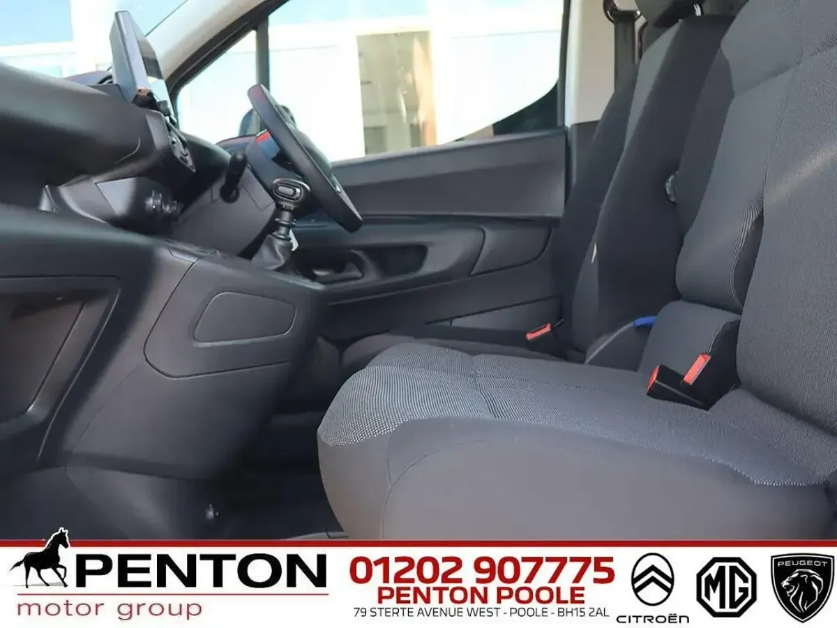 Used Peugeot Partner S 101 HP (74 kW) 2024 White MPV