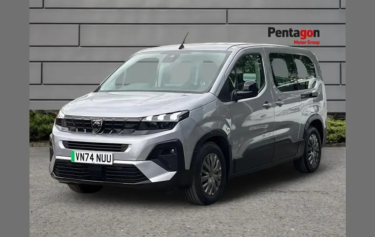 Second-hand Peugeot e-Rifter Allure 100 kW (136 CP) 2024 Gri Monovolum