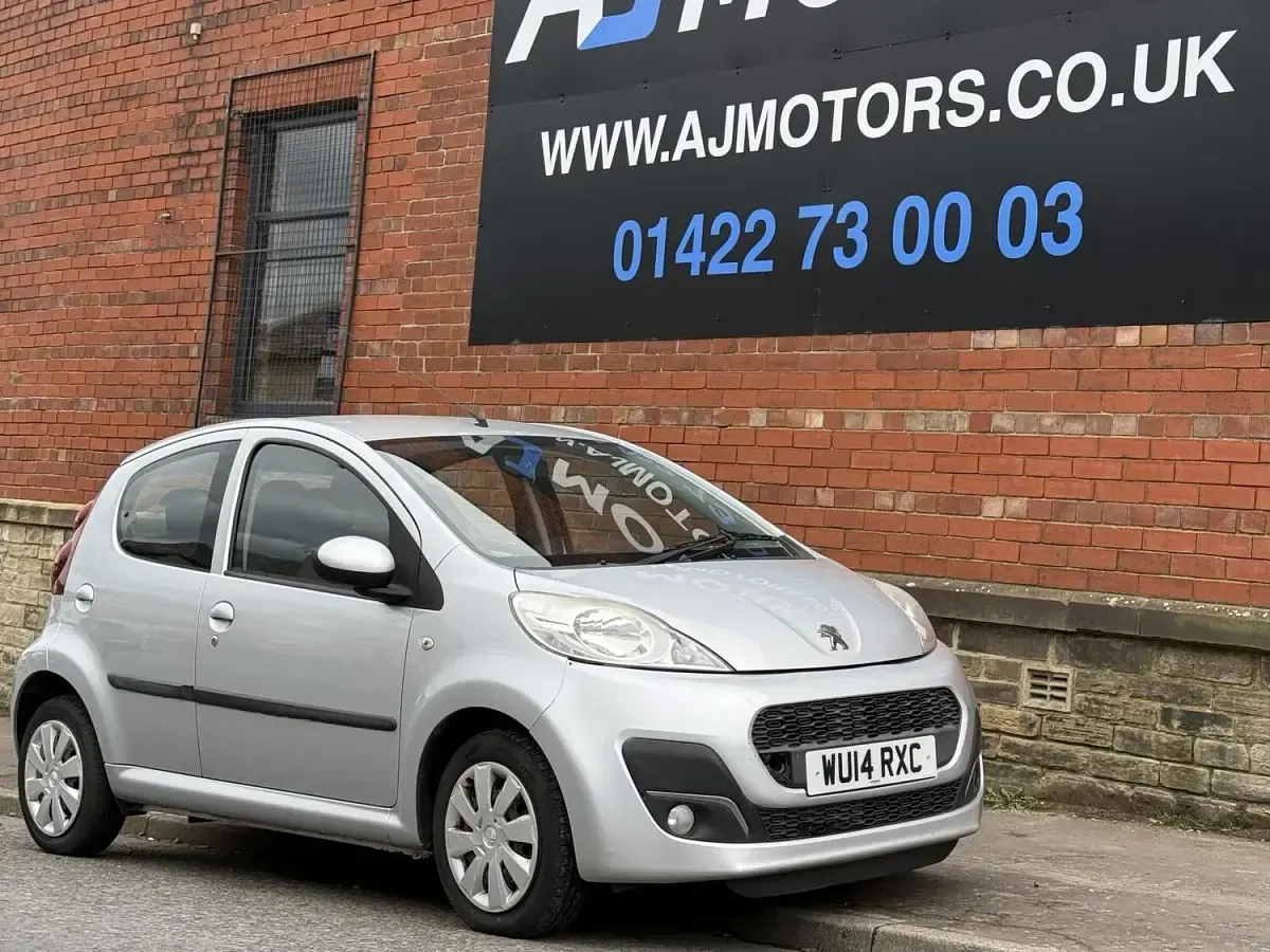 Used Peugeot 107 Active 68 HP (50 kW) 2014 Hatchback