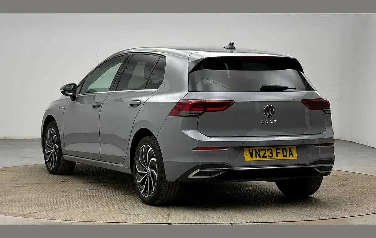 Used VW Golf VIII Edition 128 HP (94 kW) 2023 Grey Hatchback
