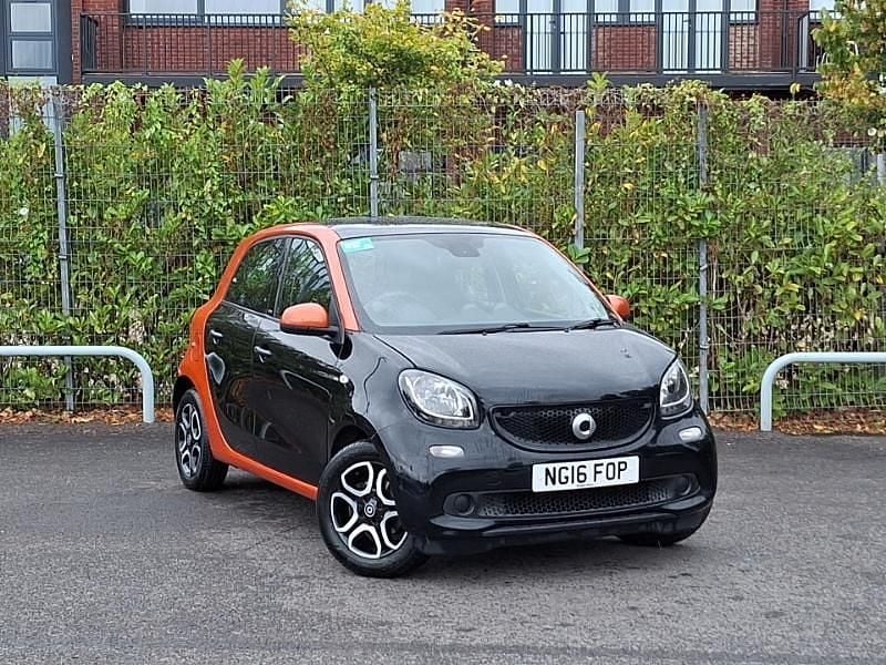 Black Used 2016 Smart ForFour Premium Hatchback | £5,498 (Fair price) - Image 1/4