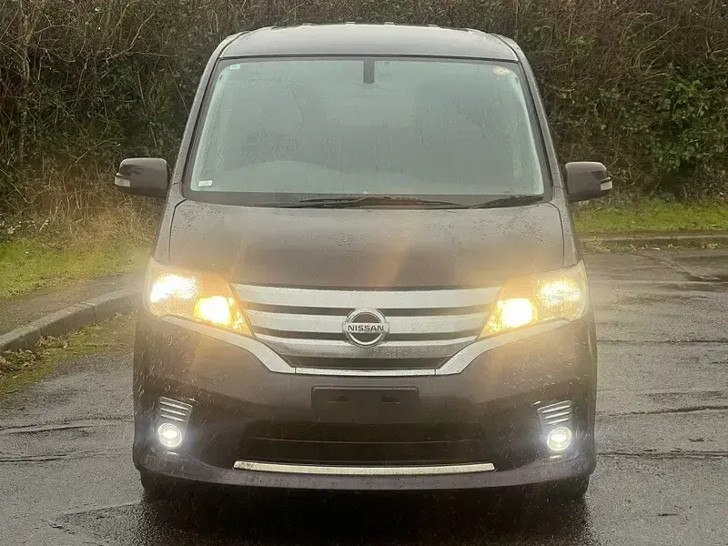 Used Nissan Serena 2012 Black amethyst metallic MPV