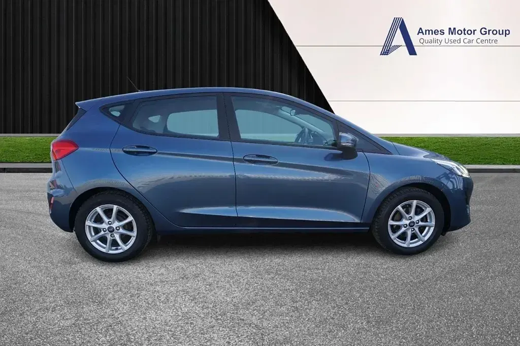 Used Ford Fiesta Zetec 100 HP (73 kW) 2019 Blue Hatchback