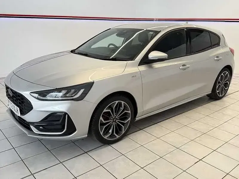 Used Ford Focus ST-Line 100 HP (73 kW) 2023 Silver Hatchback