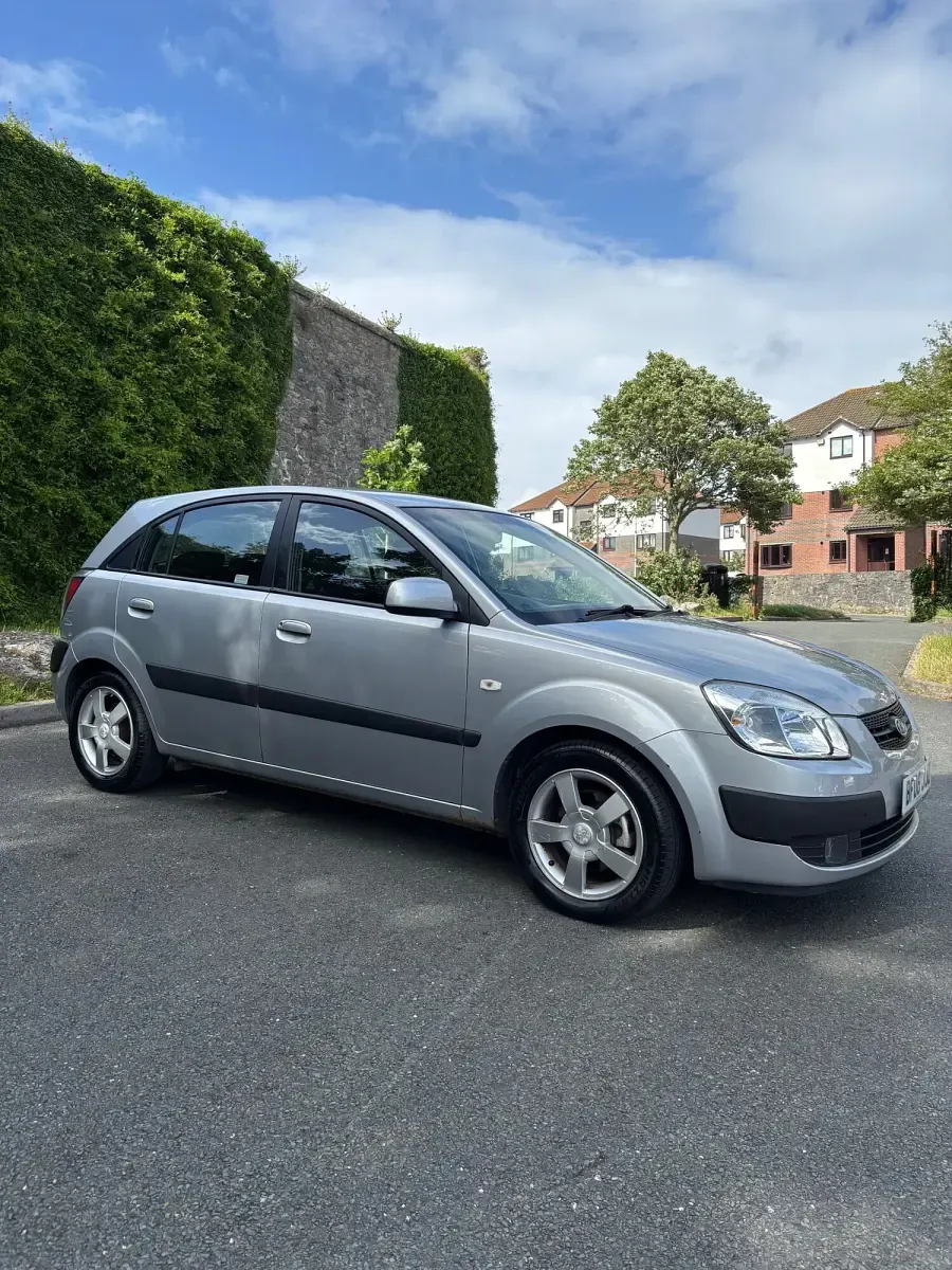 Used Kia Rio LX 2006 Silver Hatchback
