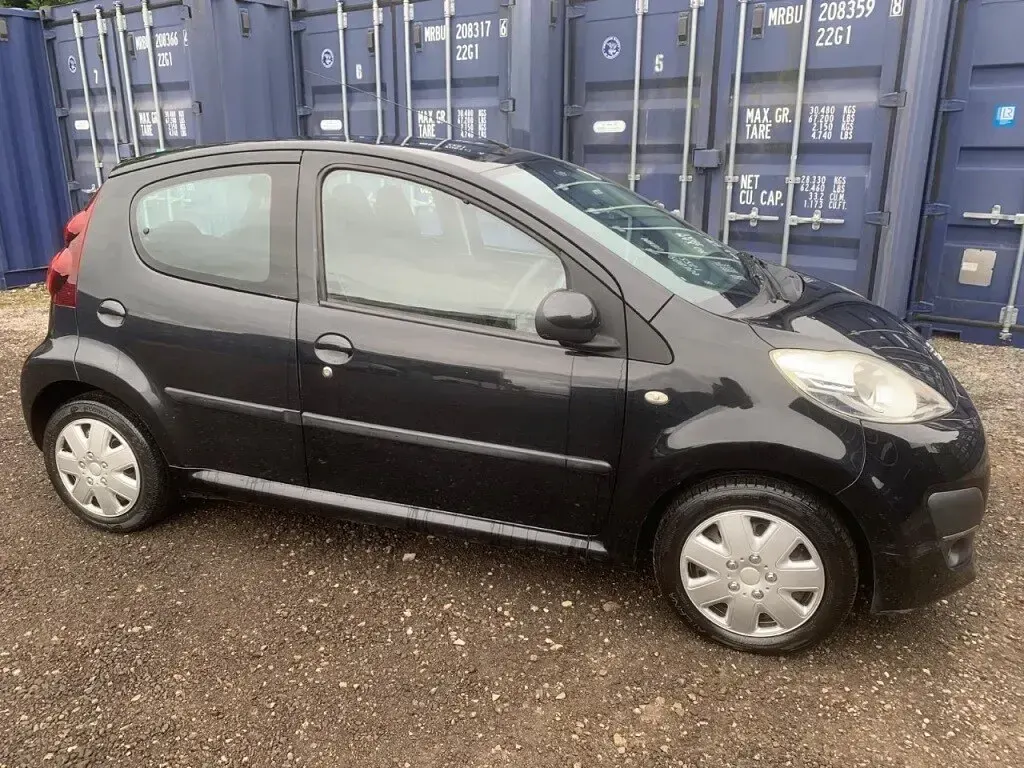 Used Peugeot 107 Active 68 HP (50 kW) 2012 Black Hatchback