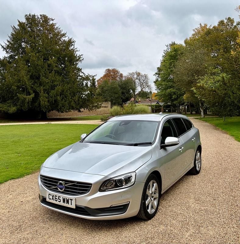 Silver Used 2015 Volvo V60 SE Lux Estate | £8,600 (Super price) - Image 1/4