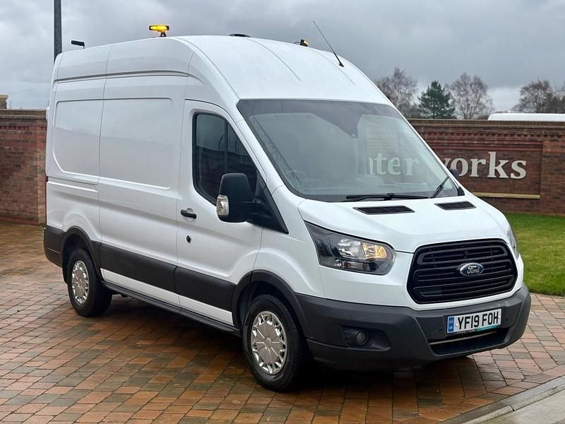 Używany Ford Transit 130 KM (95 kW) 2019 Biały Van