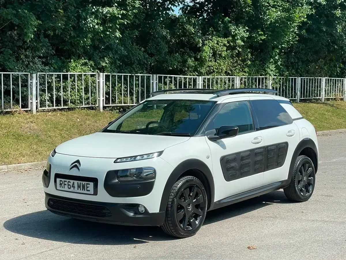 Used Citroën C4 Cactus Flair 2015 White Hatchback