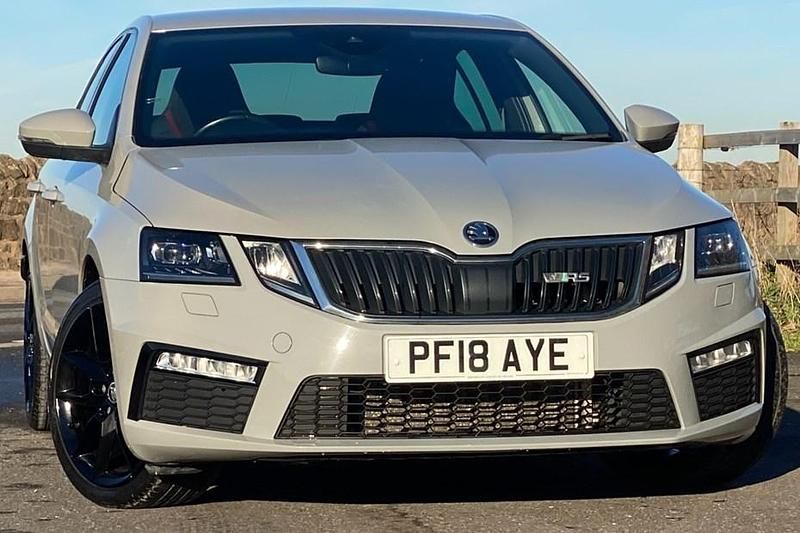 Meteor grey Used 2018 Skoda Octavia vRS Hatchback | £16,290 (Fair price) - Image 1/1