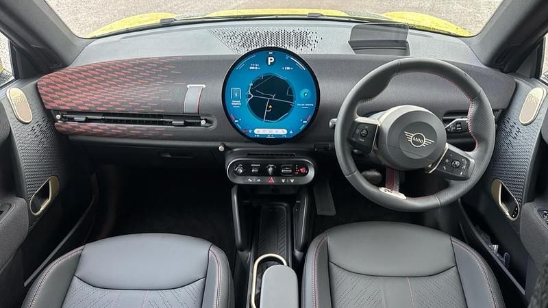 New Mini Cooper Hatch 135 kW (184 HP) 2025 Yellow Hatchback