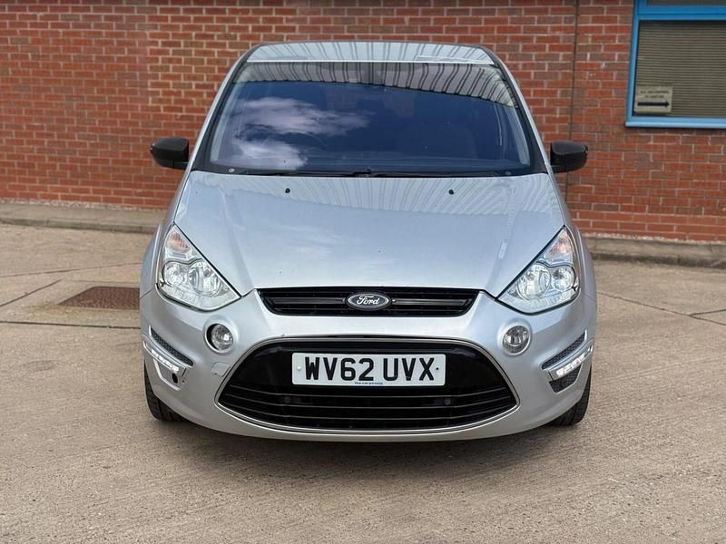 Begagnad Ford S-MAX Titanium 2012 Silver Minibuss