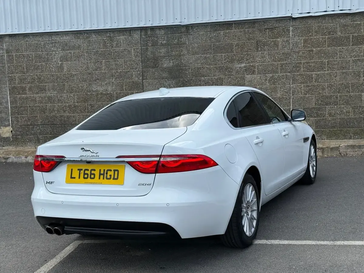 Used Jaguar XF Prestige 2016 White Sedan