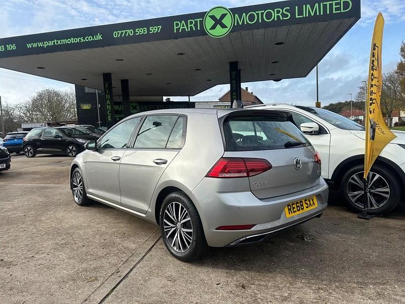 Used VW Golf VII SE 130 HP (95 kW) 2018 Silver Hatchback