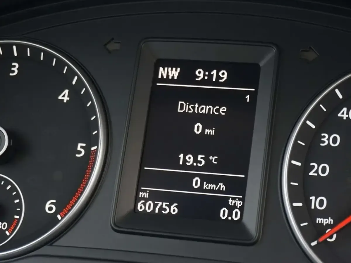 Used VW Caddy Maxi Highline 102 HP (75 kW) 2020 White MPV