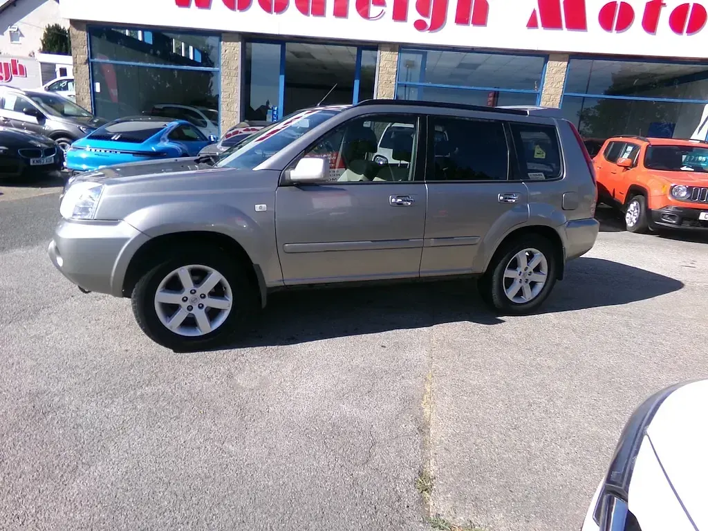 Used Nissan X-Trail 136 HP (100 kW) 2006 Silver SUV